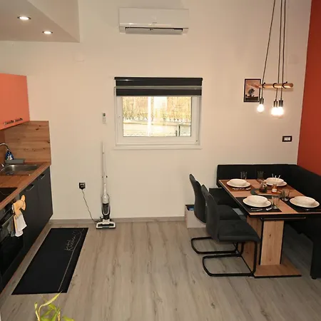 Holiday home Hisa Ispira *